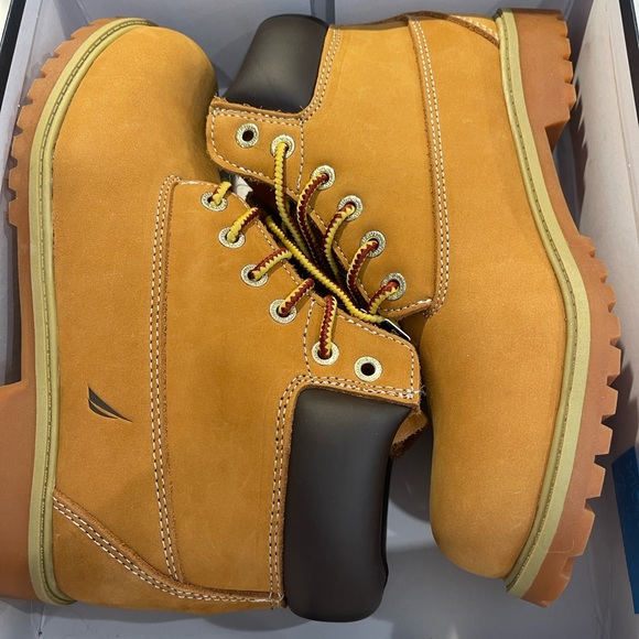 Boys high top Nautica boots size 4. - Picture 6 of 6